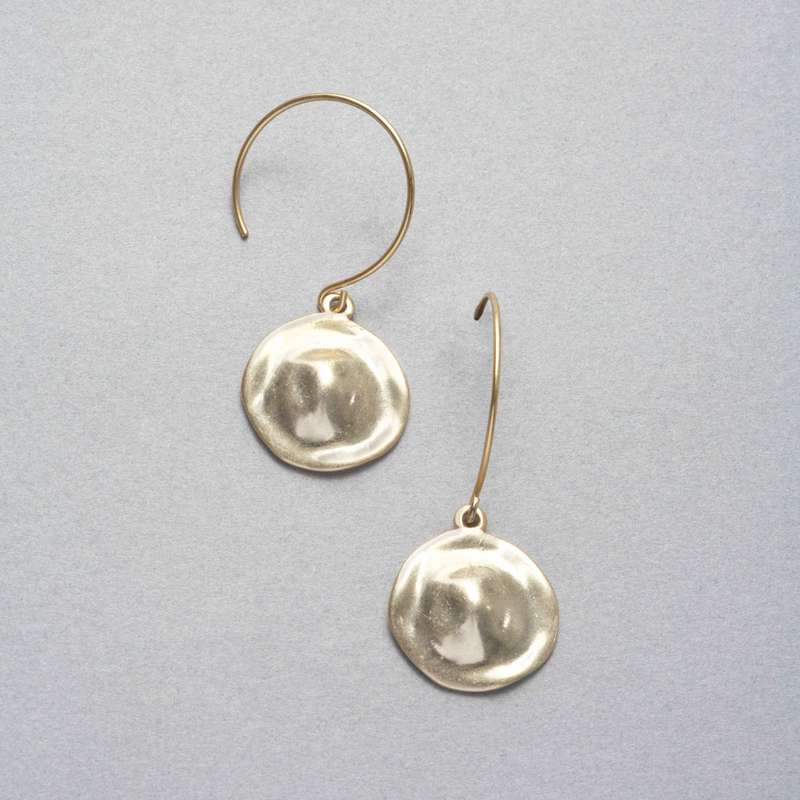 Boucles d'oreilles dorées martelées, Marron, large image number 0
